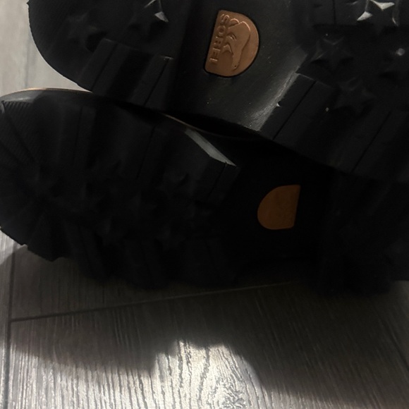 Sorel Brown Leather Ankle Boots - Picture 5 of 6